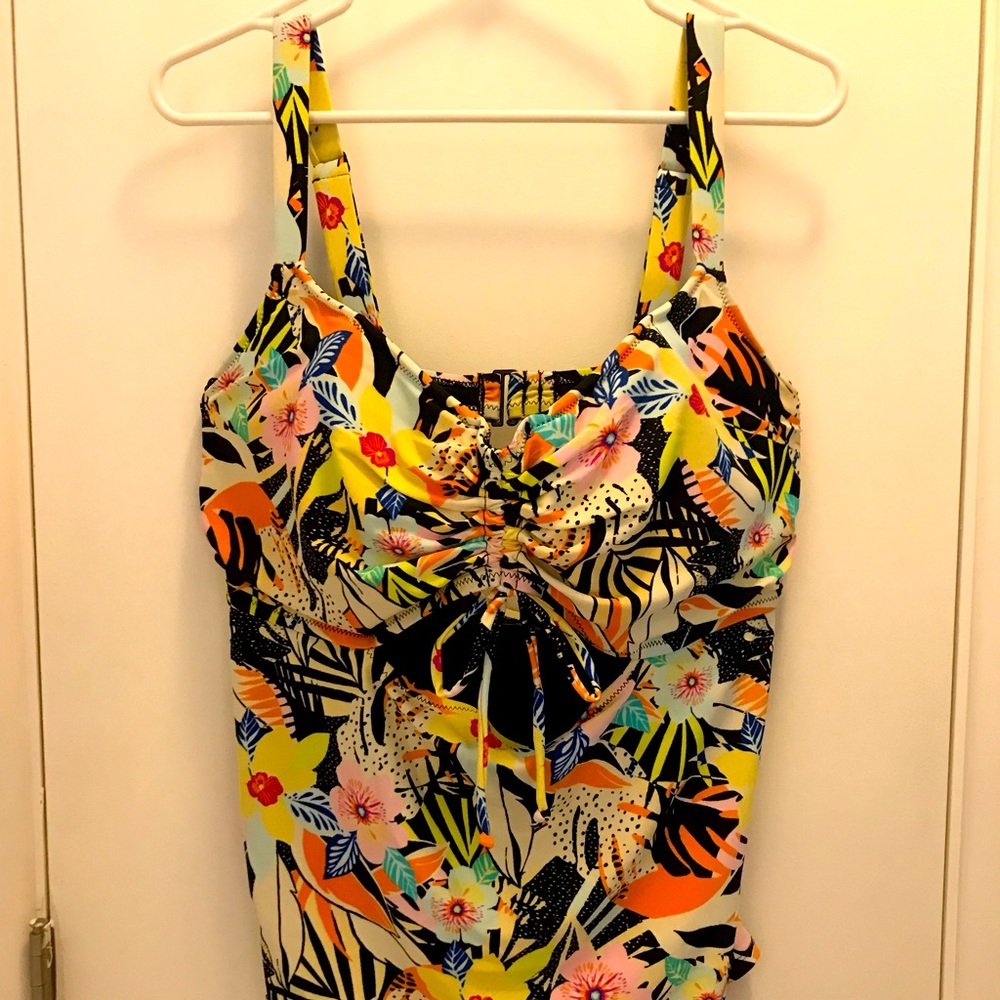 Brand New with tags! Old Navy floral tankini